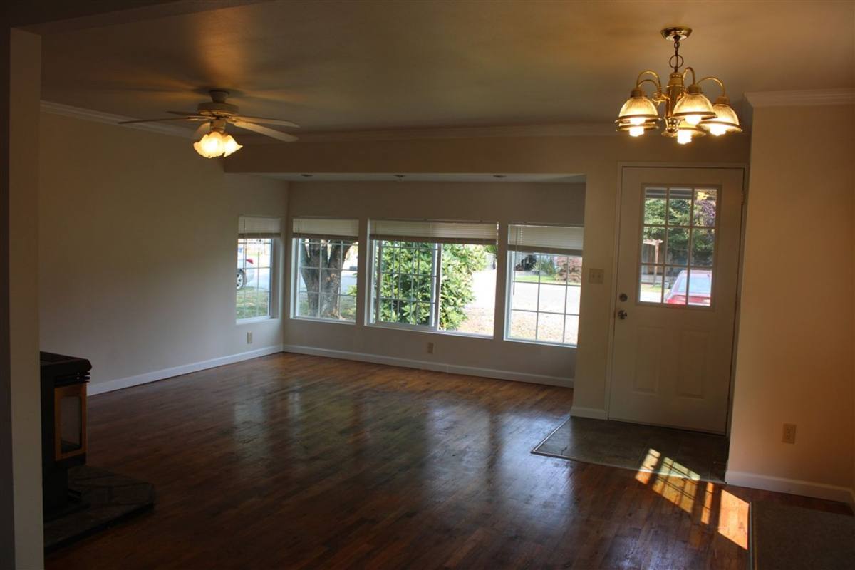 House for rent at 945 Fidalgo St, Sedro Woolley, WA 98284