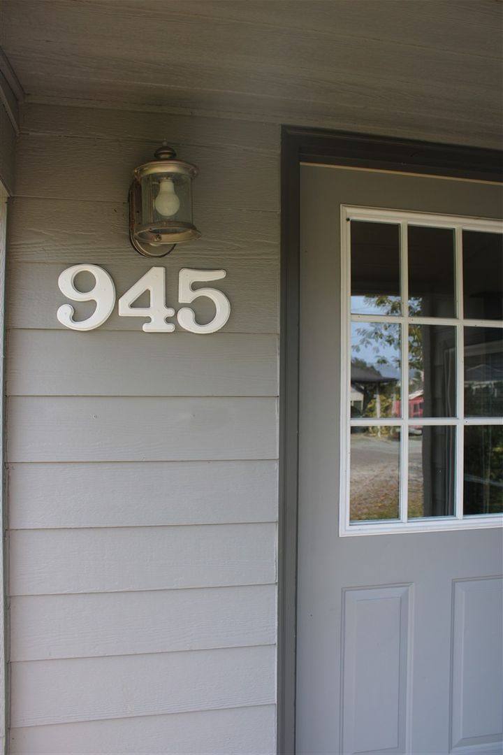 House for rent at 945 Fidalgo St, Sedro Woolley, WA 98284
