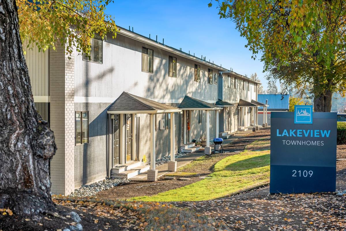 Townhouse for rent at 12506 16th St NE #B-08, Lake Stevens, WA 98258
