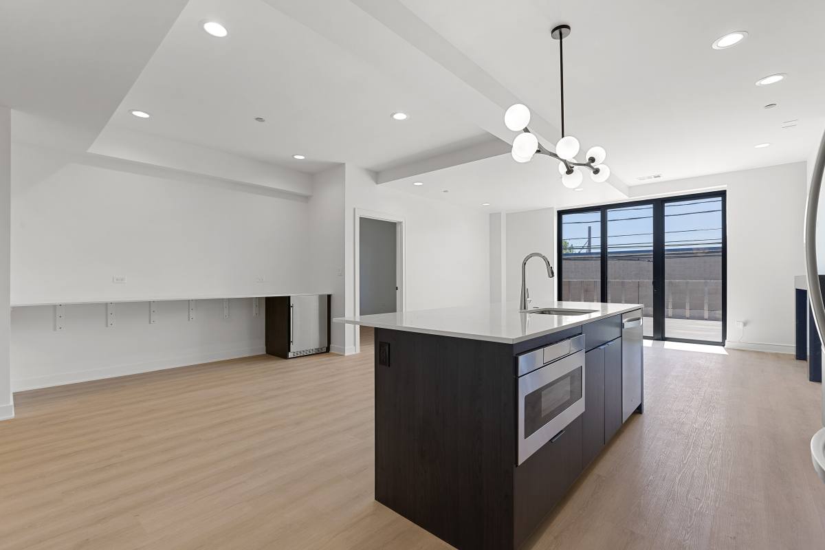 Apartment for rent at 1801 W Grand Ave, Chicago, IL 60622