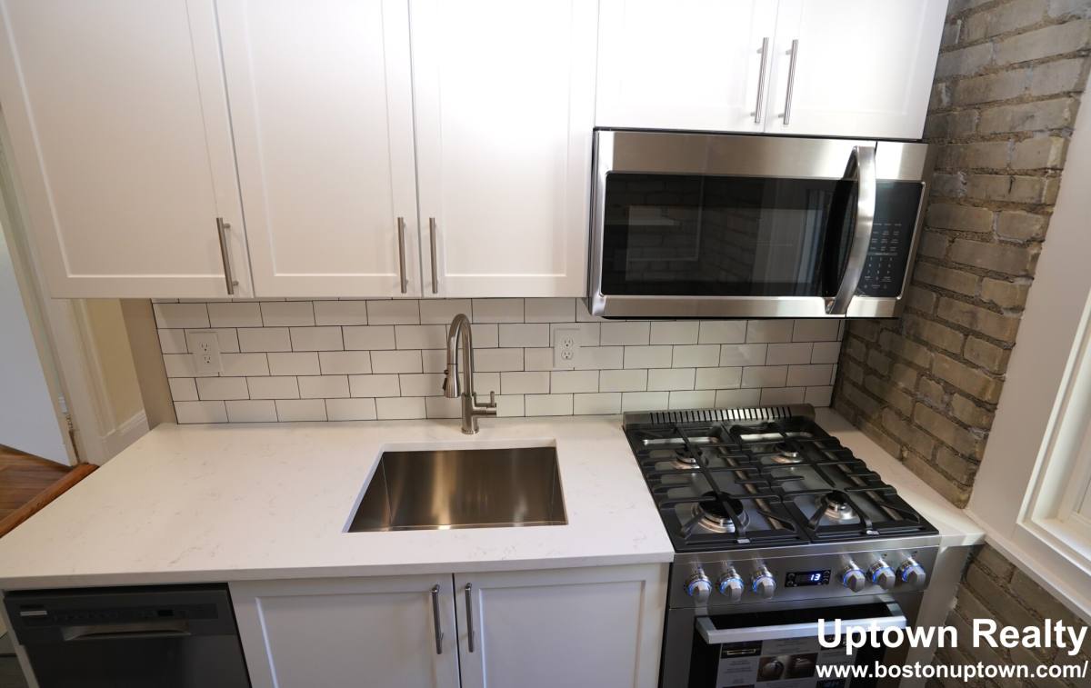 Apartment for rent at 1140 Commonwealth Ave #17, Allston, MA 02134