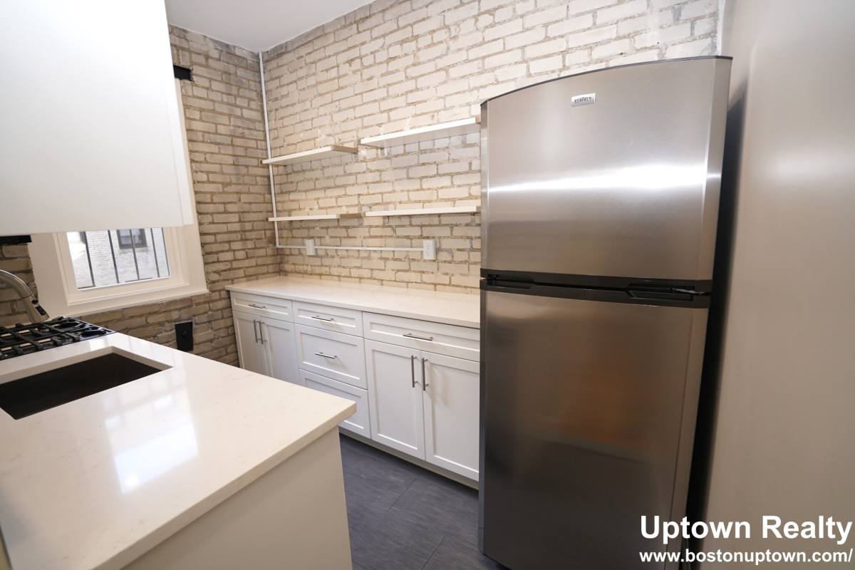 Apartment for rent at 1140 Commonwealth Ave #17, Allston, MA 02134