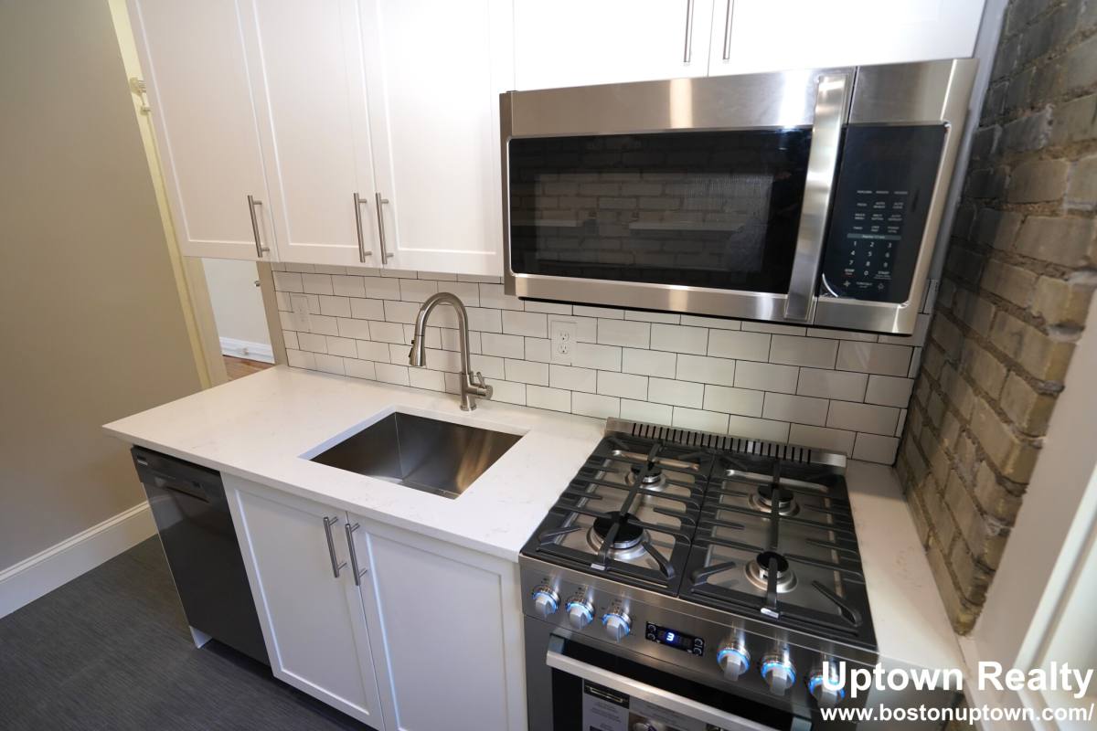 Apartment for rent at 1140 Commonwealth Ave #17, Allston, MA 02134