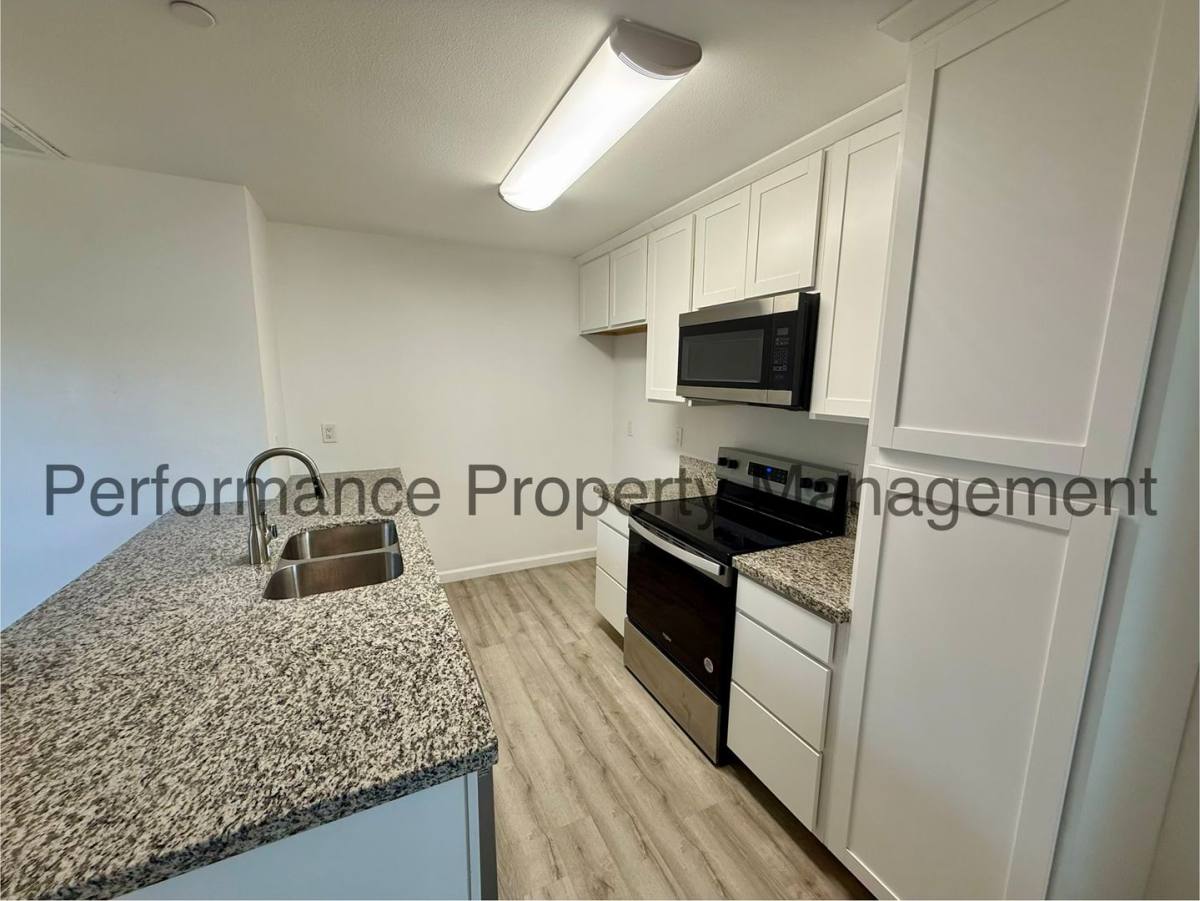 Apartment for rent at 1417 Oregon St, Bakersfield, CA 93305