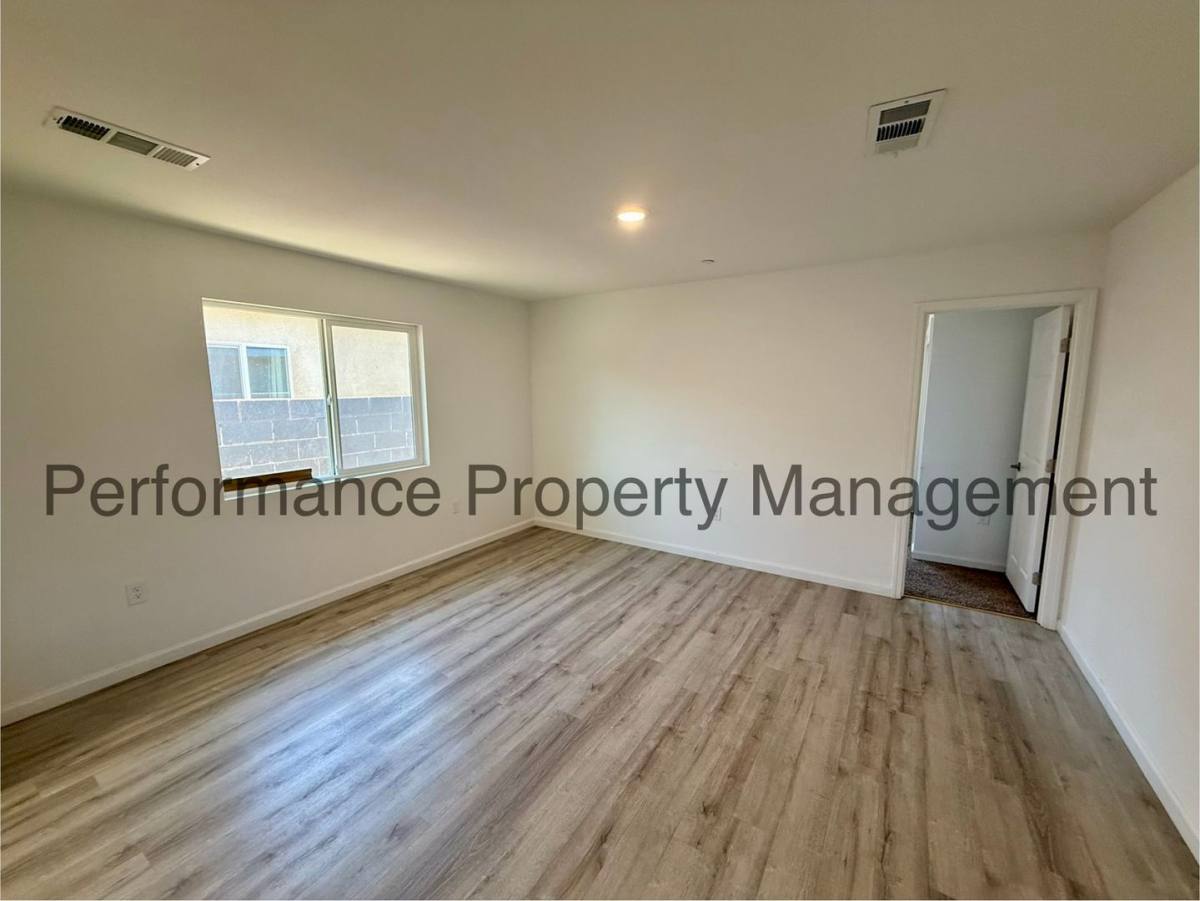 Apartment for rent at 1417 Oregon St, Bakersfield, CA 93305