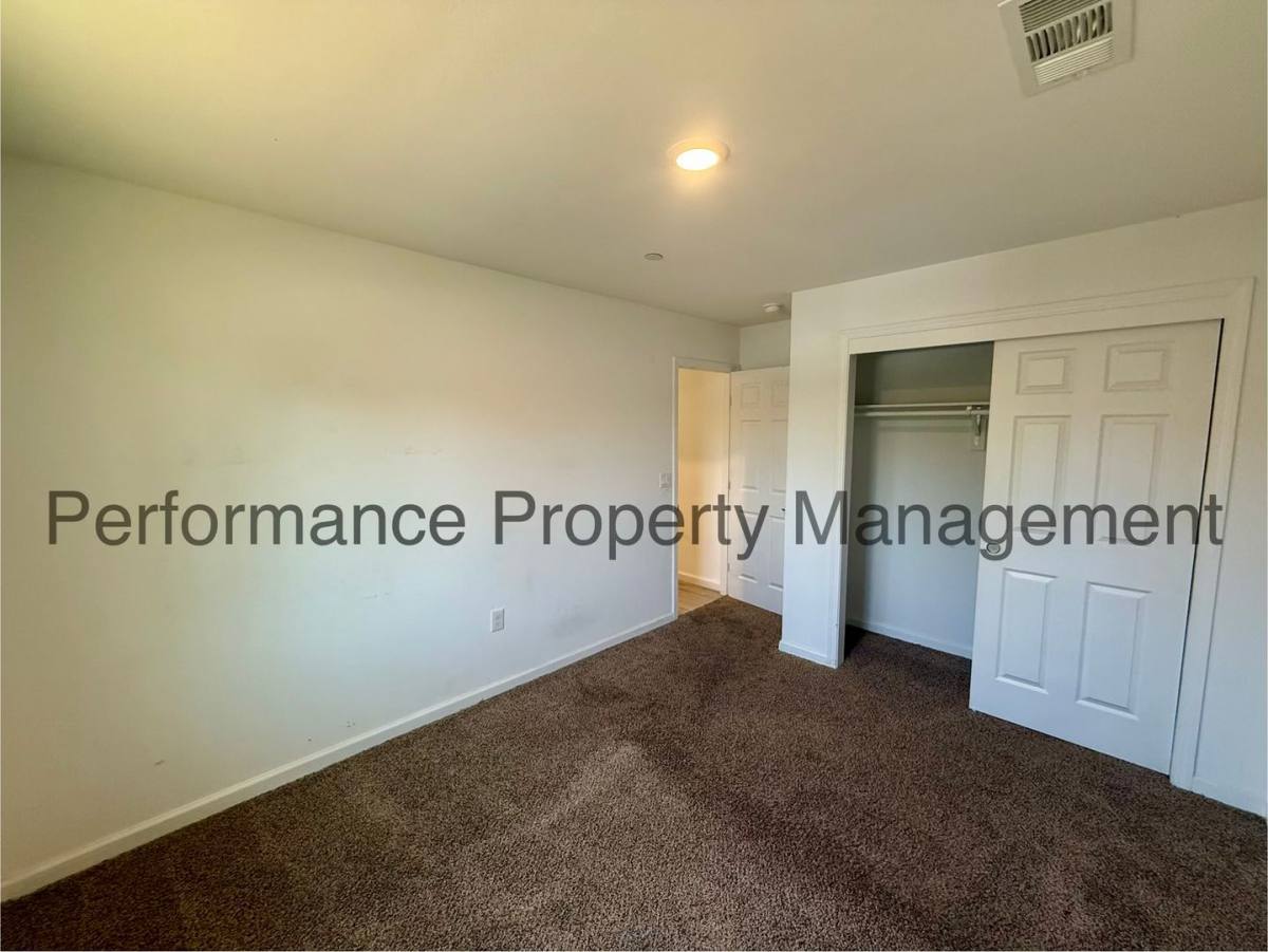 Apartment for rent at 1417 Oregon St, Bakersfield, CA 93305