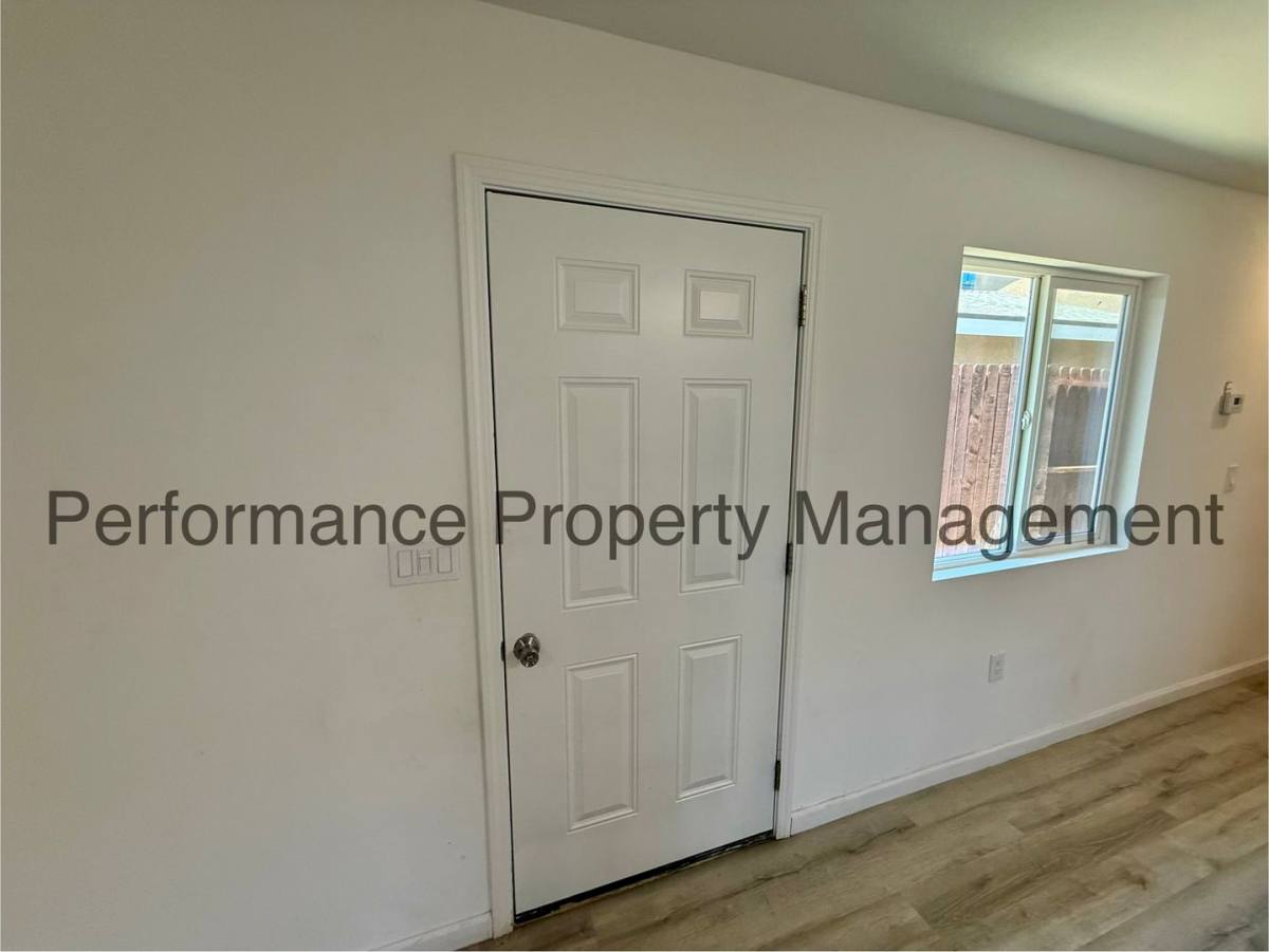 Apartment for rent at 1417 Oregon St, Bakersfield, CA 93305