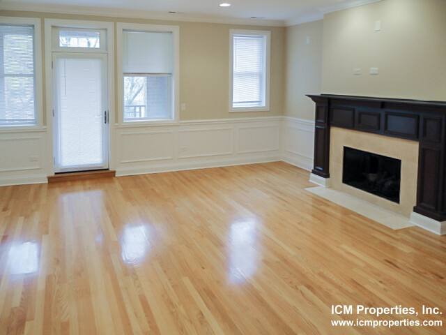 Apartment for rent at 2847 N Southport Ave #2, Chicago, IL 60657