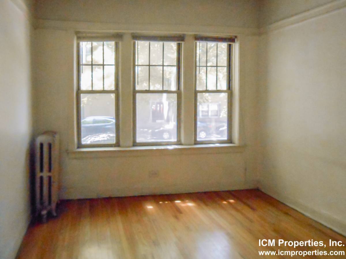 Apartment for rent at 1916 W Winona St #1, Chicago, IL 60640