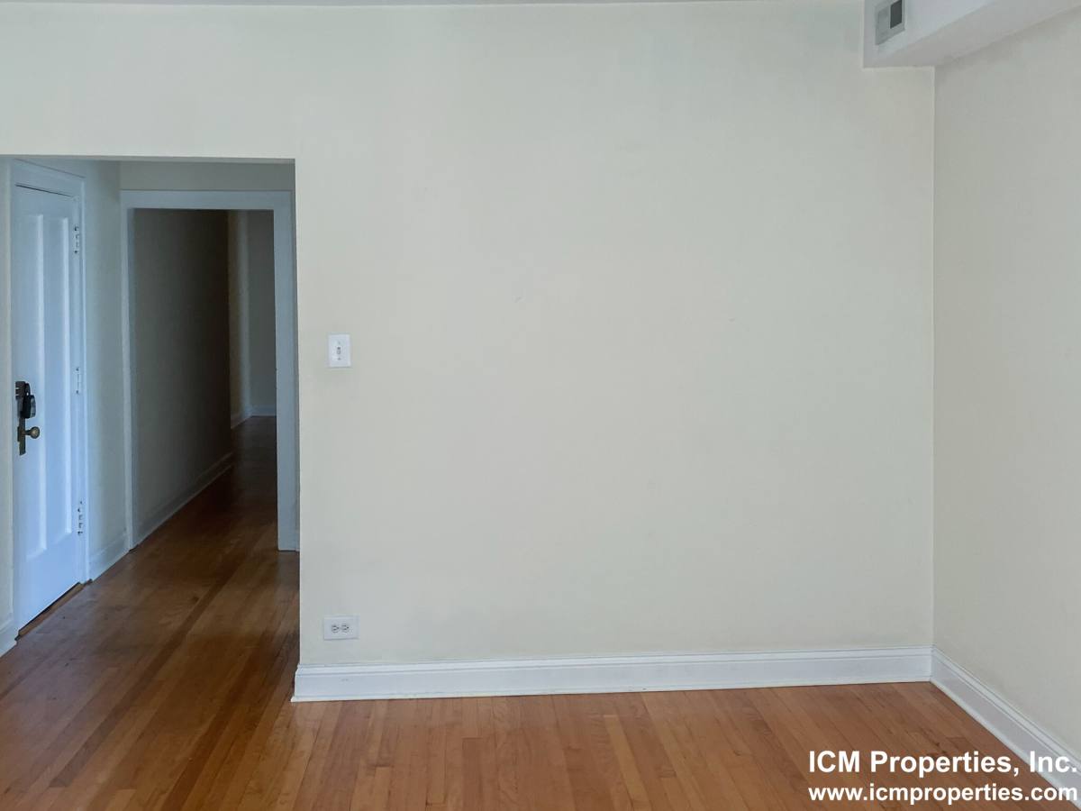 Apartment for rent at 2200 W Foster Ave #1, Chicago, IL 60625
