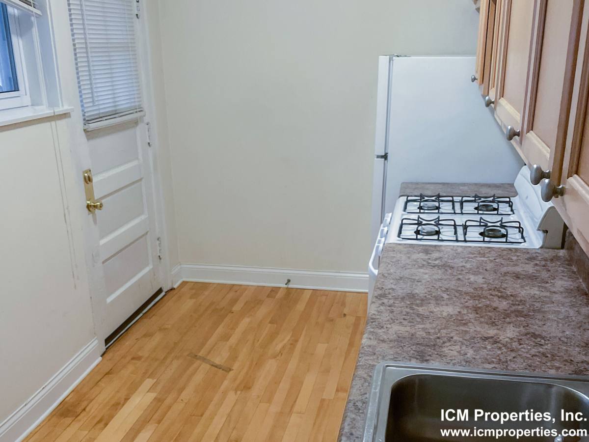 Apartment for rent at 2200 W Foster Ave #1, Chicago, IL 60625