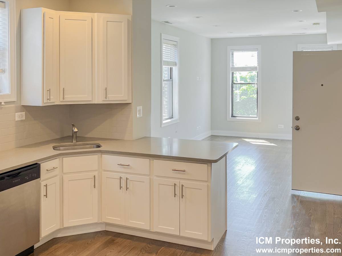 Apartment for rent at 2315 N Southport Ave #3F, Chicago, IL 60614
