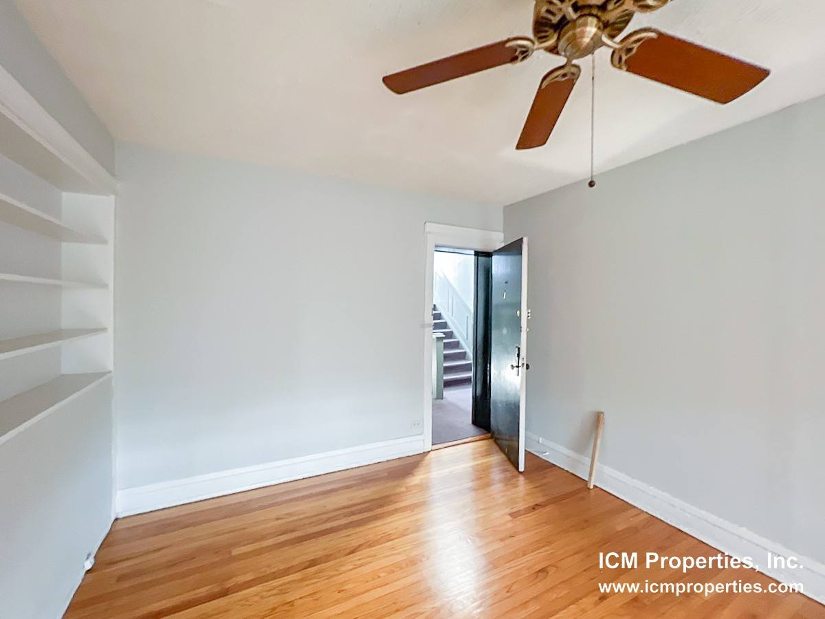 Apartment for rent at 512 W Cornelia Ave #104, Chicago, IL 60657