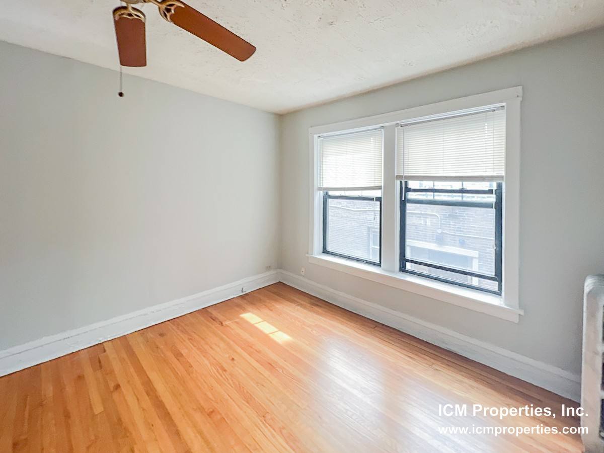 Apartment for rent at 512 W Cornelia Ave #104, Chicago, IL 60657