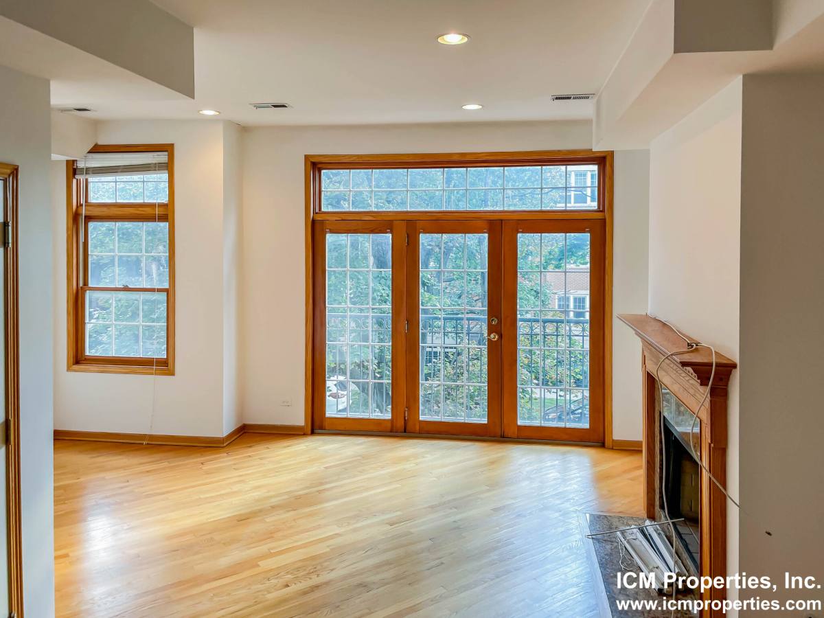 Apartment for rent at 2714 N Wayne Ave #2, Chicago, IL 60614
