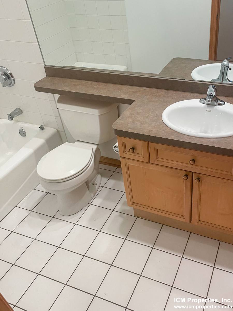 Apartment for rent at 2714 N Wayne Ave #2, Chicago, IL 60614