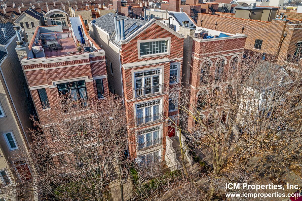 Apartment for rent at 2714 N Wayne Ave #2, Chicago, IL 60614