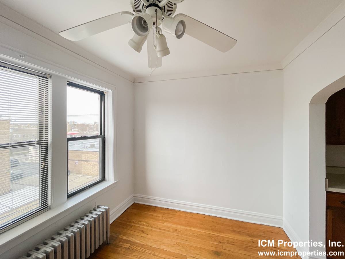 Apartment for rent at 2542 W Summerdale Ave #3R, Chicago, IL 60625