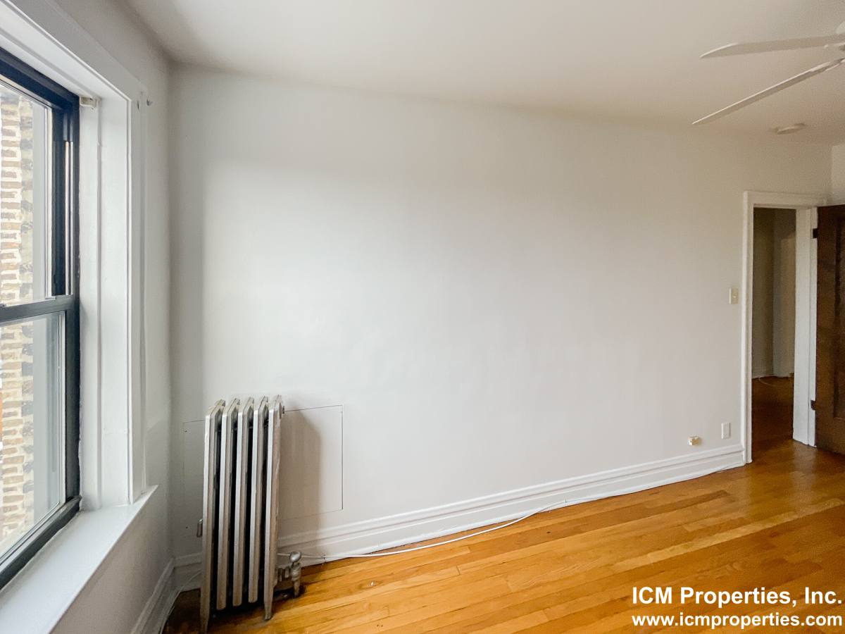 Apartment for rent at 2542 W Summerdale Ave #3R, Chicago, IL 60625