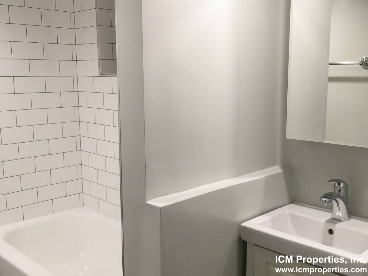 Apartment for rent at 5045 N Damen Ave #GE, Chicago, IL 60625