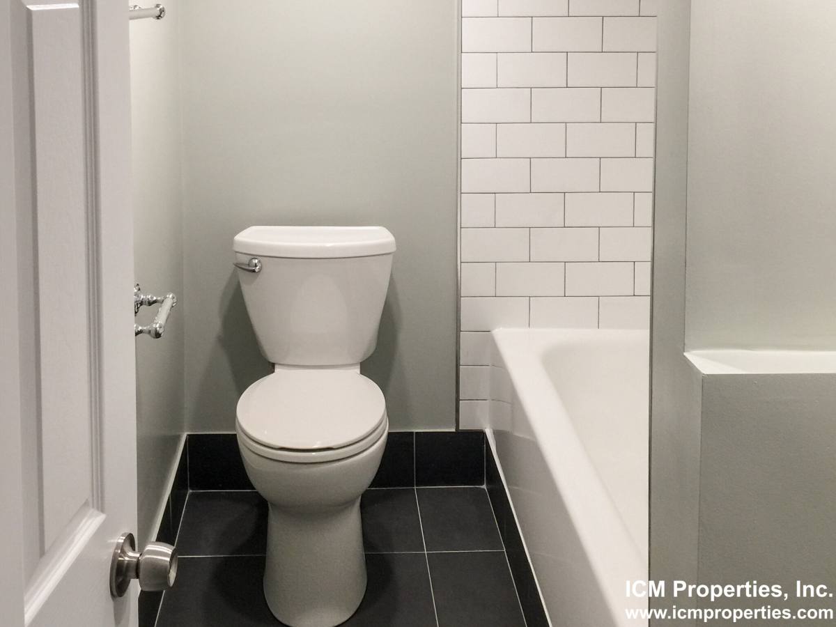 Apartment for rent at 5045 N Damen Ave #GE, Chicago, IL 60625