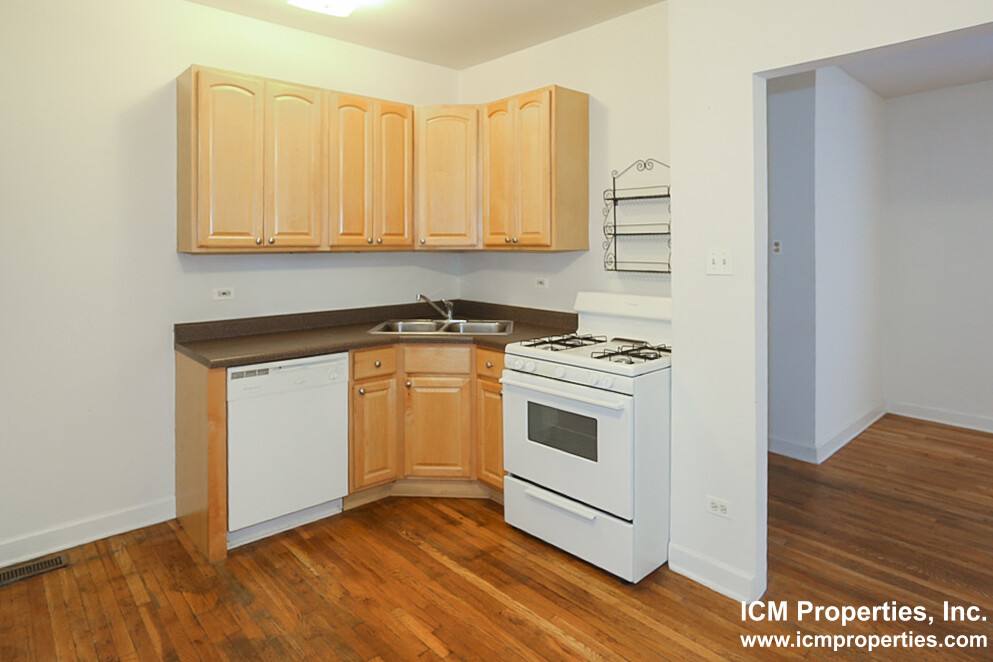 Apartment for rent at 3521 N Broadway St #1W, Chicago, IL 60657