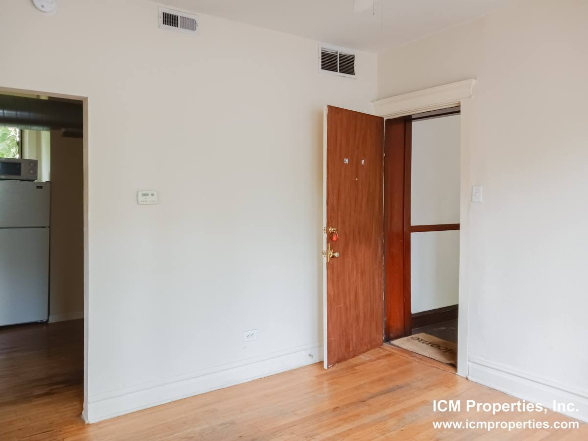 Apartment for rent at 5100 N Winchester Ave #3, Chicago, IL 60640