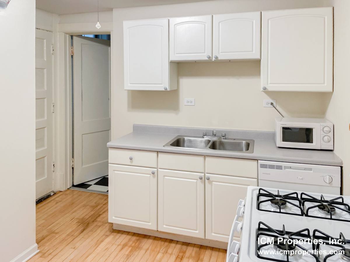Apartment for rent at 5100 N Winchester Ave #3, Chicago, IL 60640