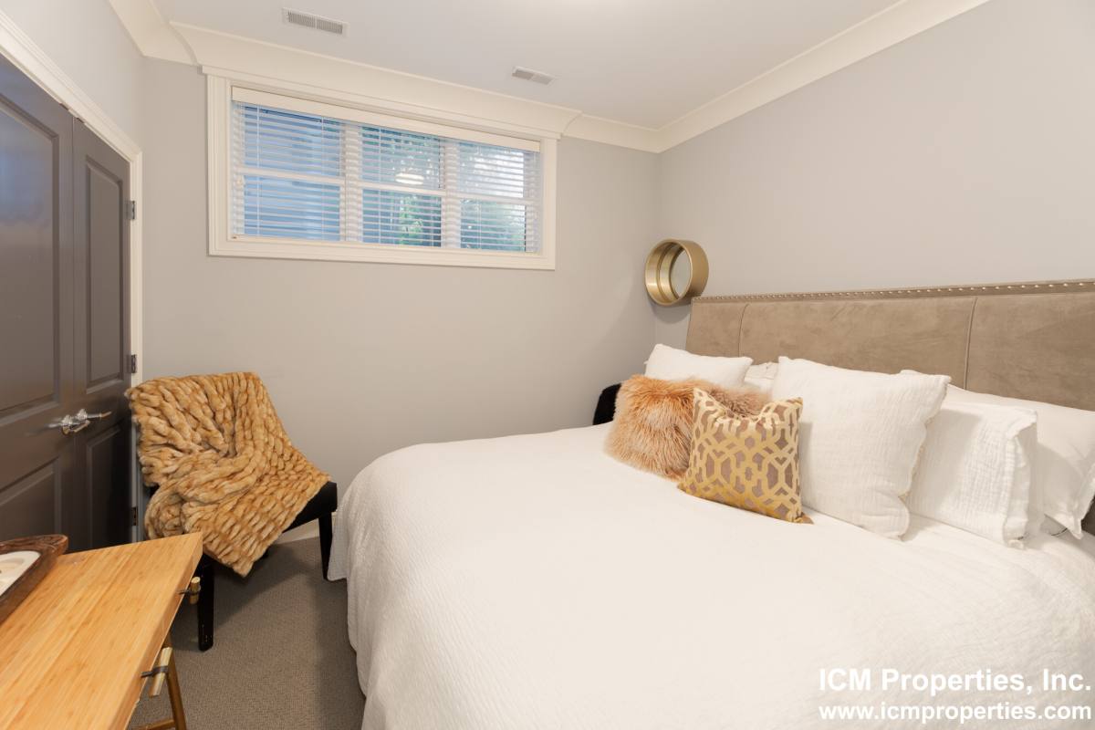 Apartment for rent at 1241 W Oakdale #1241-1E Nc15, Chicago, IL 60657