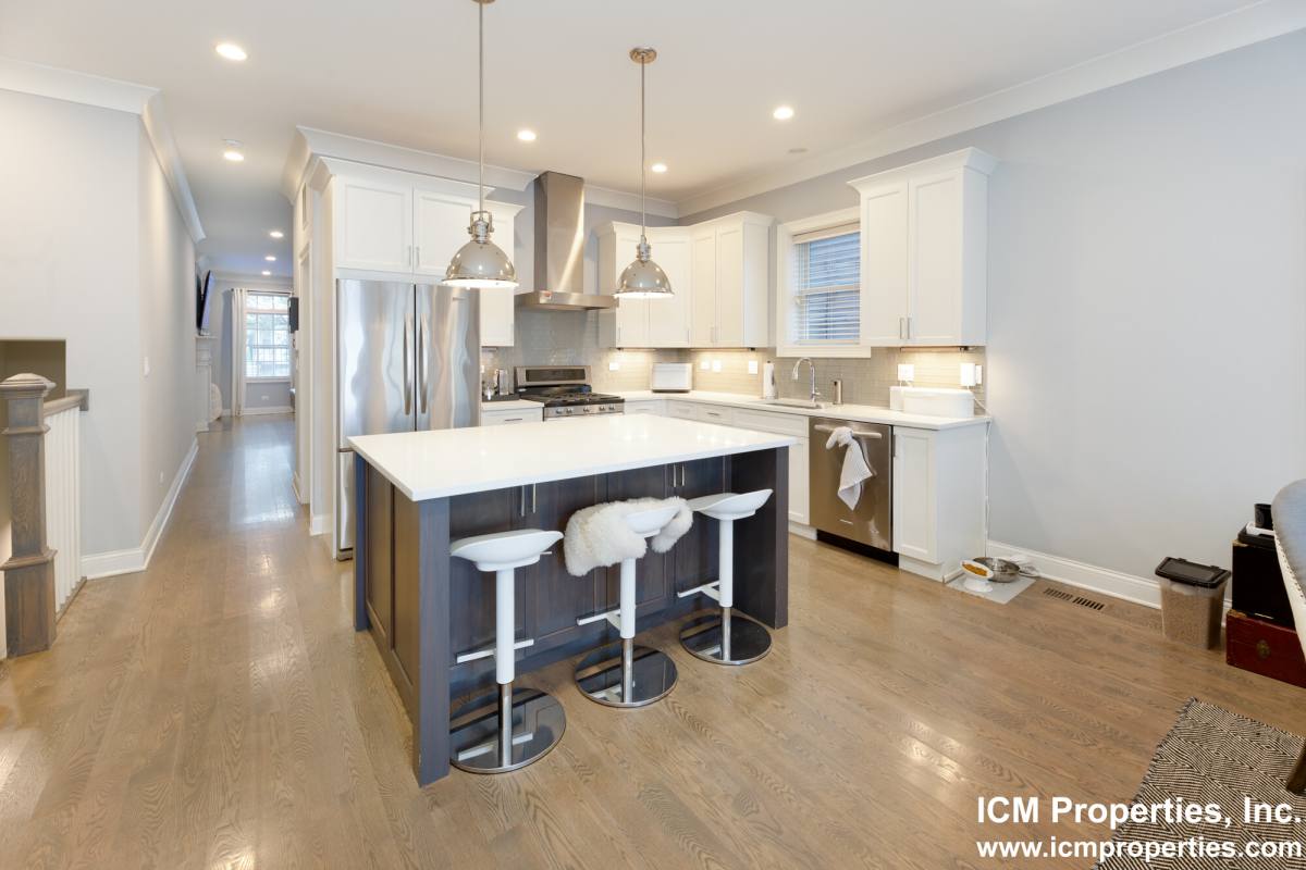 Apartment for rent at 1241 W Oakdale #1241-1E Nc15, Chicago, IL 60657