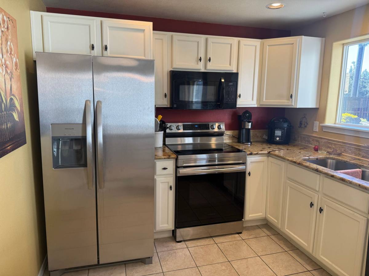 House for rent at 20997 Spinnaker St, Bend, OR 97701