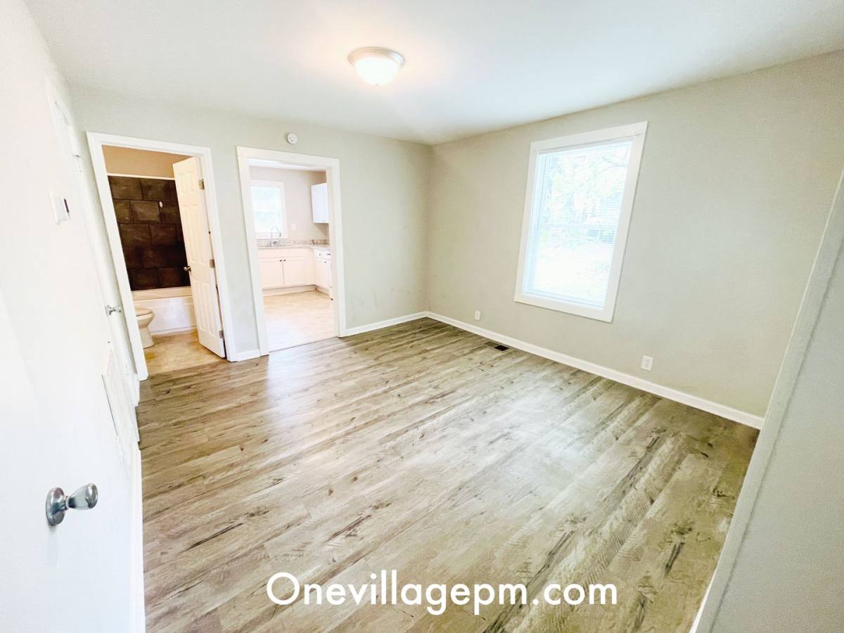 Apartment for rent at 905 Harris St, Burlington, NC 27217