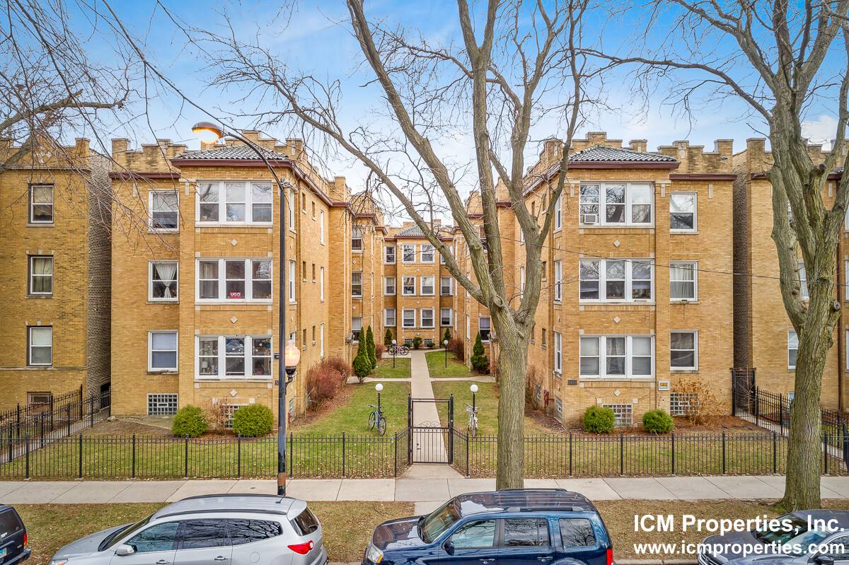 Apartment for rent at 5045 N Damen Ave #1W, Chicago, IL 60625