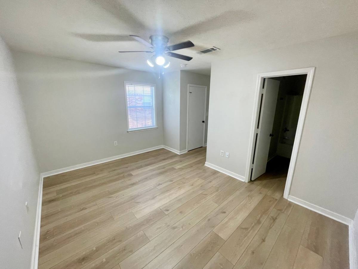Apartment for rent at 1529 Oak St, Flowood, MS 39232
