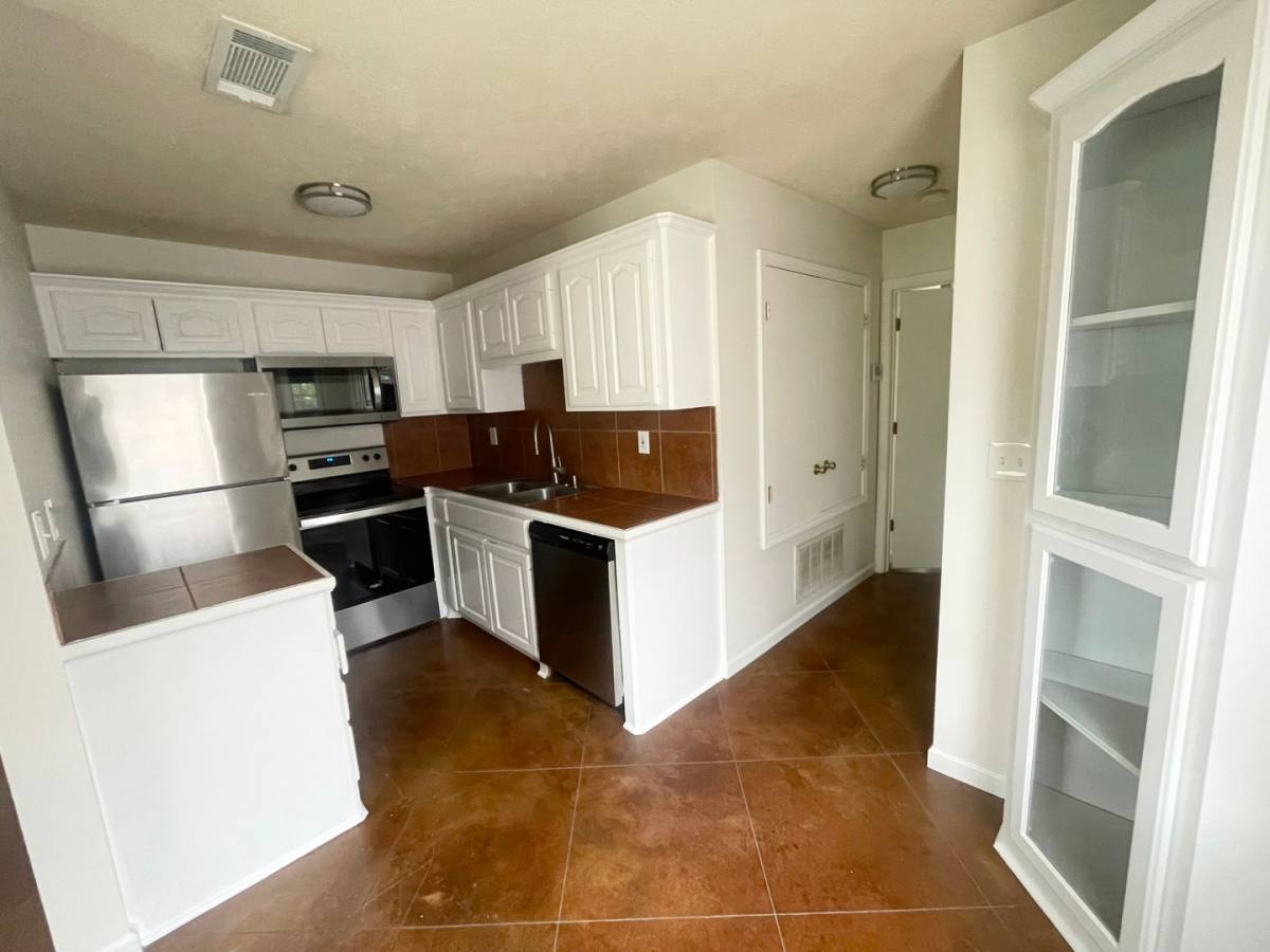 Apartment for rent at 1529 Oak St, Flowood, MS 39232