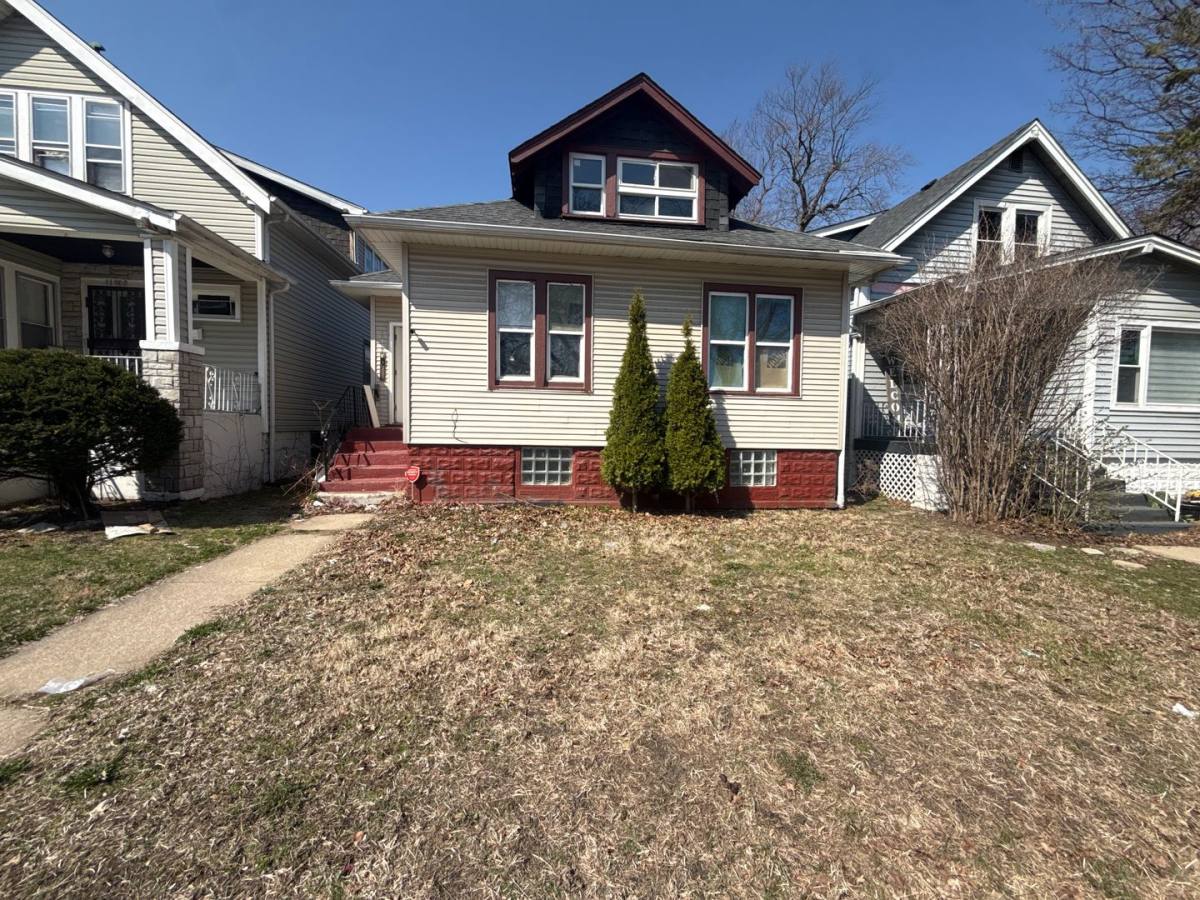 Apartment for rent at 11004 S Normal Ave, Chicago, IL 60628