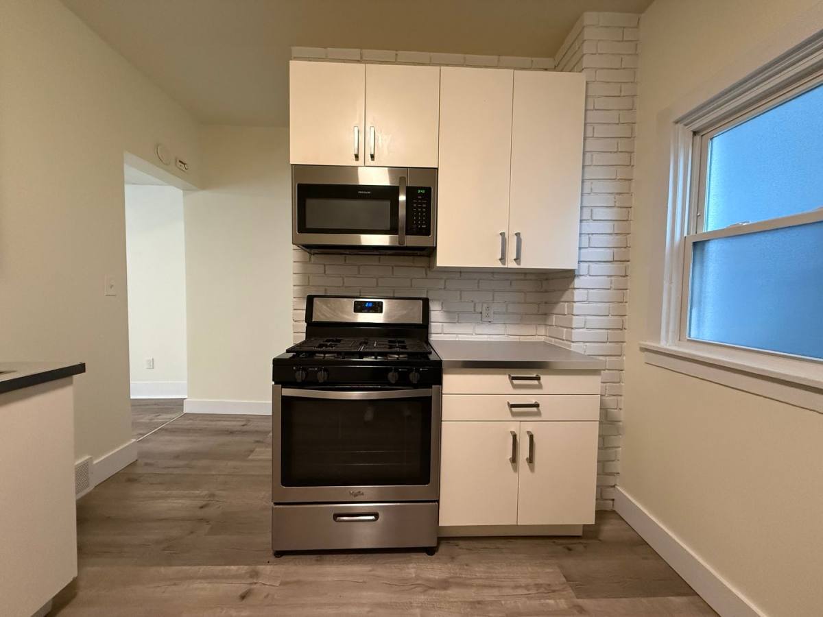 Apartment for rent at 519 E 9th Ave, Homestead, PA 15120