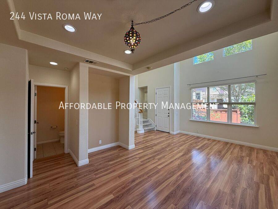 Townhouse for rent at 244 Vista Roma Way, San Jose, CA 95136