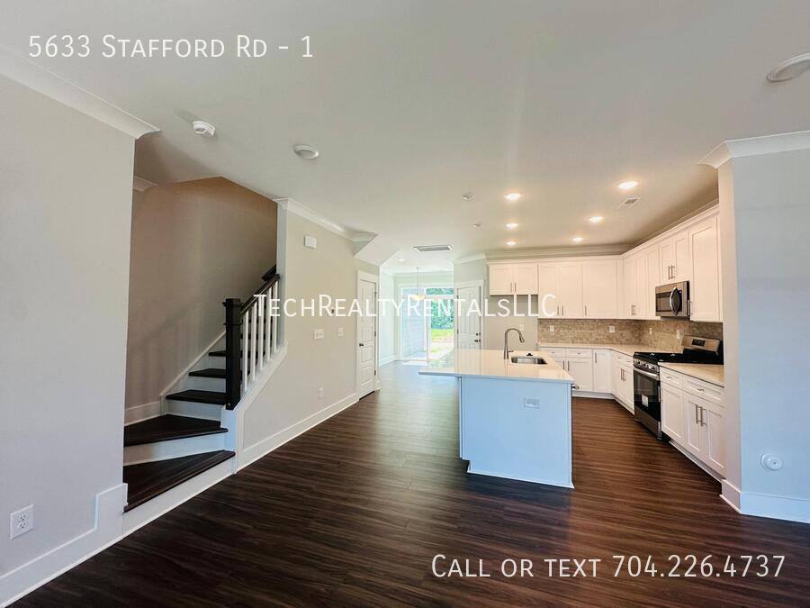 Townhouse for rent at 5633 Stafford Rd #1, Charlotte, NC 28215