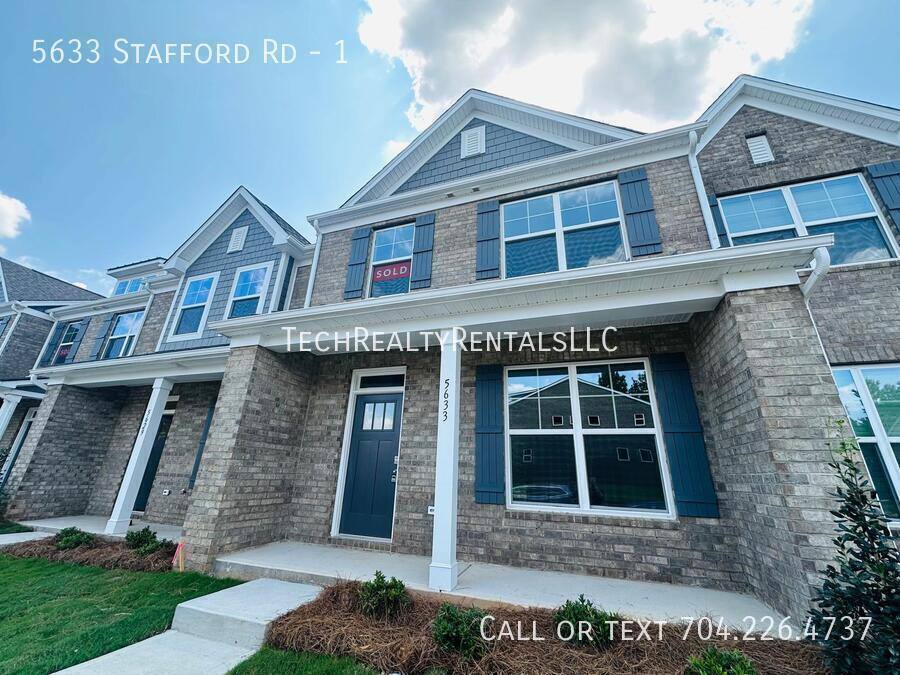 Townhouse for rent at 5633 Stafford Rd #1, Charlotte, NC 28215