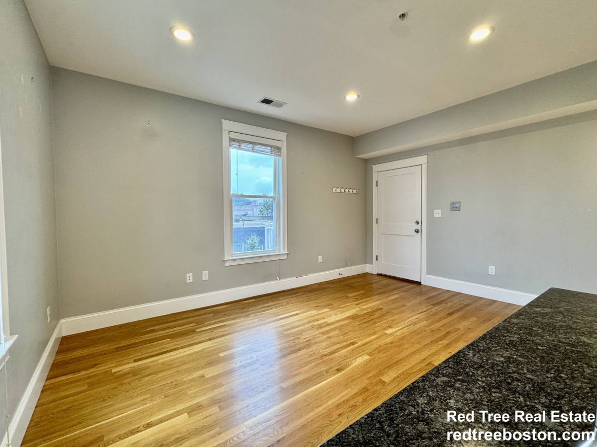 House for rent at 405 S Huntington Ave #2R, Jamaica Plain, MA 02130