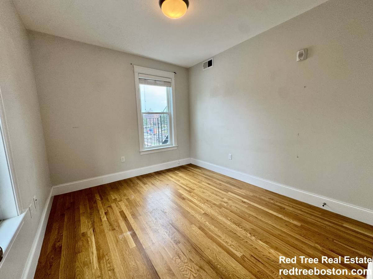 House for rent at 405 S Huntington Ave #2R, Jamaica Plain, MA 02130