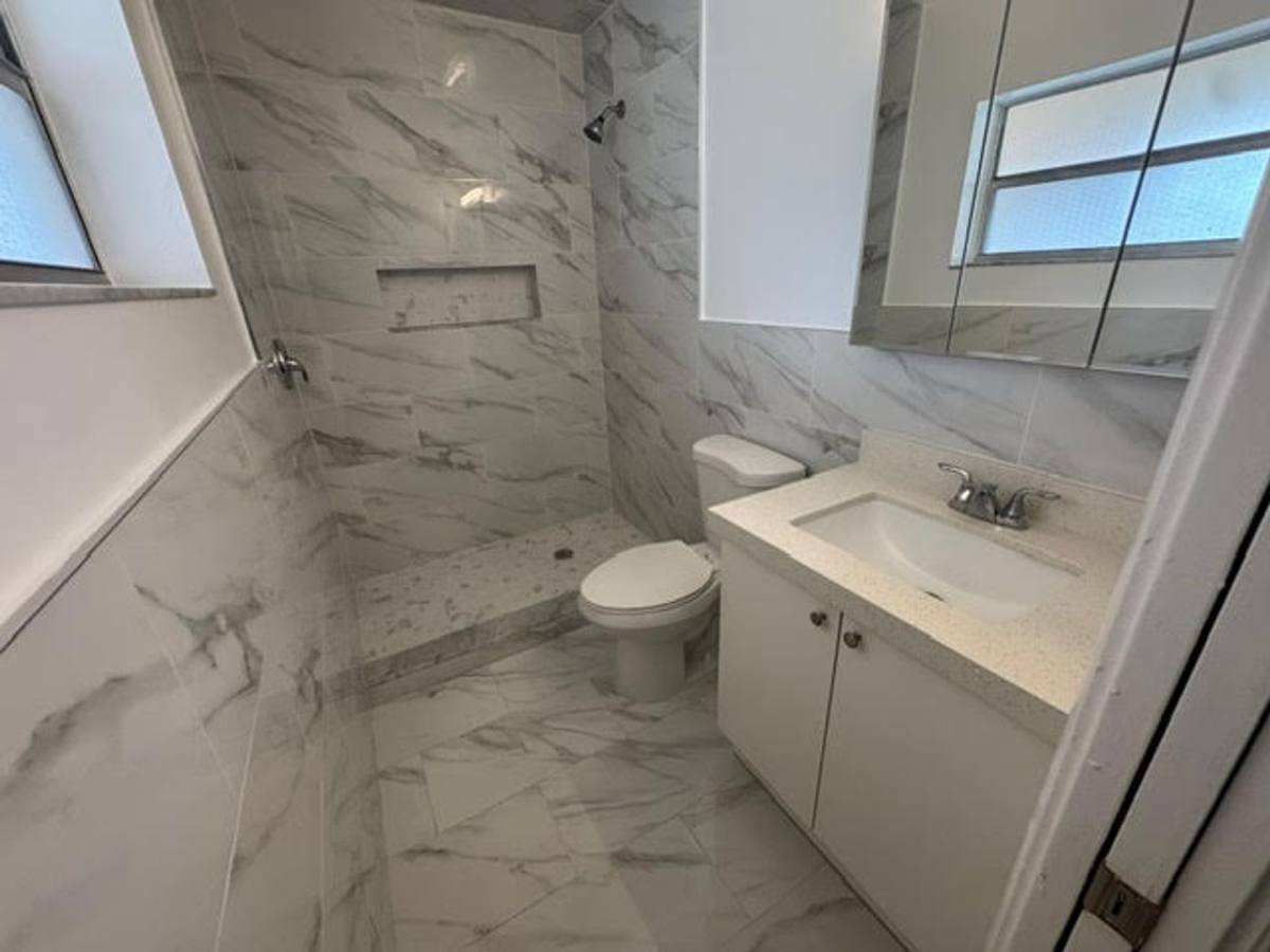 Apartment for rent at 555 S Luna Court, Hollywood, FL 33021