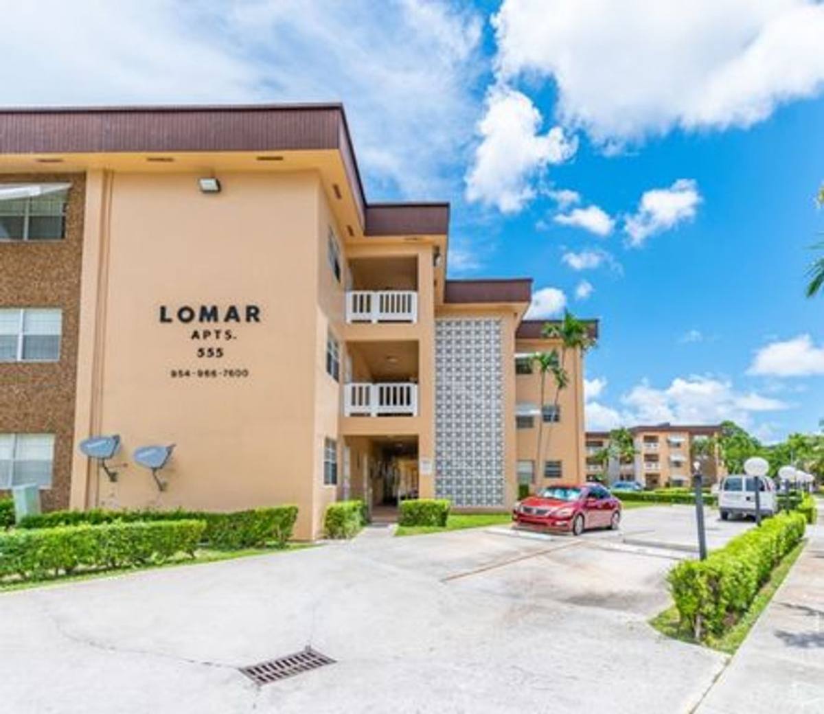 Apartment for rent at 555 S Luna Court, Hollywood, FL 33021
