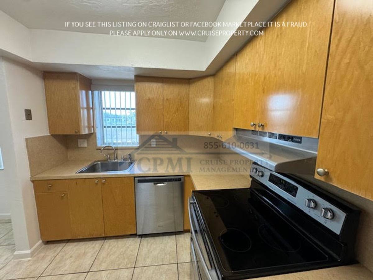 Apartment for rent at 555 S Luna Court, Hollywood, FL 33021