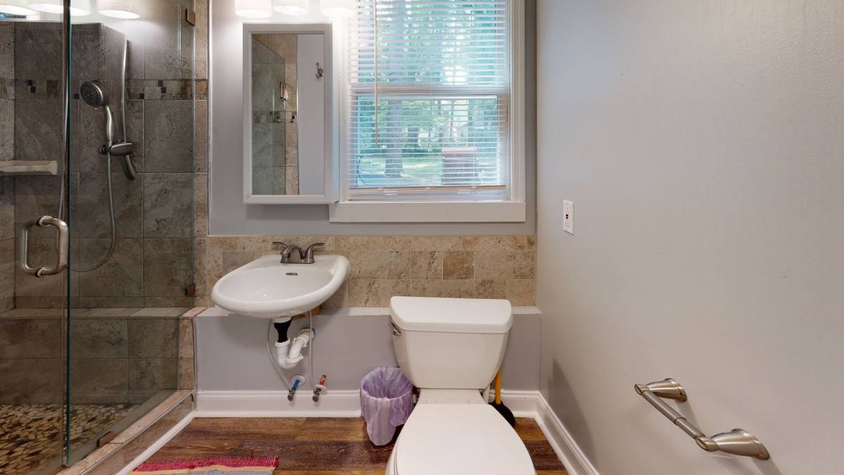 Apartment for rent at 1620 Redcoat Dr, Charlotte, NC 28211