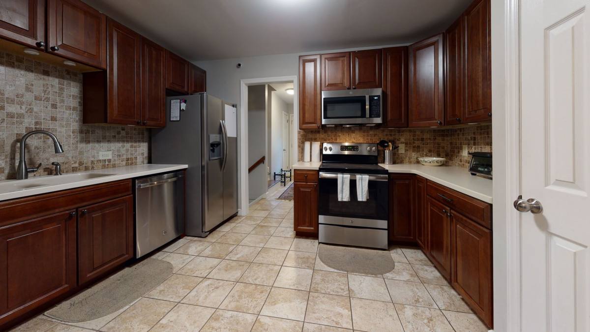 Apartment for rent at 1620 Redcoat Dr, Charlotte, NC 28211