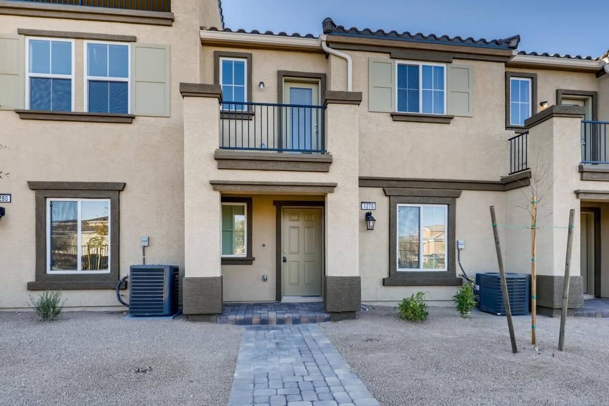 Townhouse for rent at 1278 Arcadia Rim Place, Henderson, NV 89002