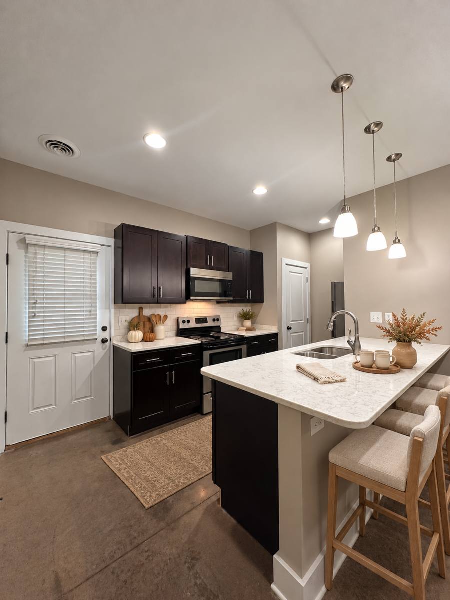 Rand Townhomes, 425 Sutherland View Way, Knoxville, TN 37919 - Townhouse for Rent - Image 1