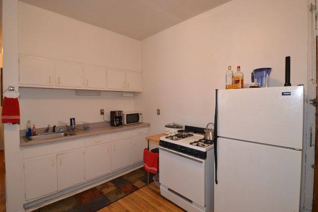 Apartment for rent at 923 Waveland #D4, Chicago, IL 60657